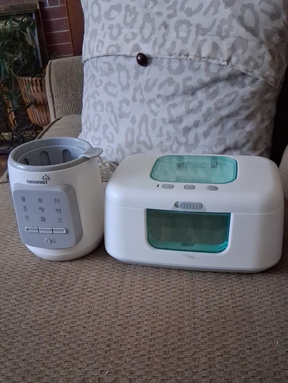 Grownsy Baby Bottle Warmer and Jool Tiny Bums Baby Wipe Warmer